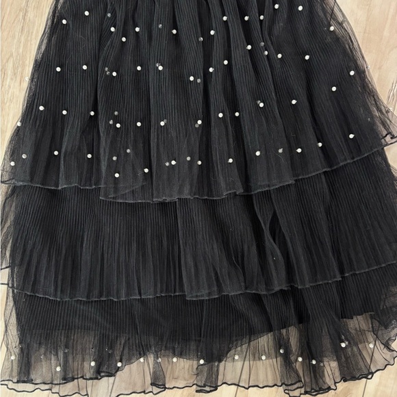 Elegant Black Layered Skirt with Pearl Accents - Picture 2 of 3